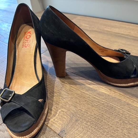 Kors Michael Kors Black Suede and Wood Heeds Size 10M - Picture 2 of 5